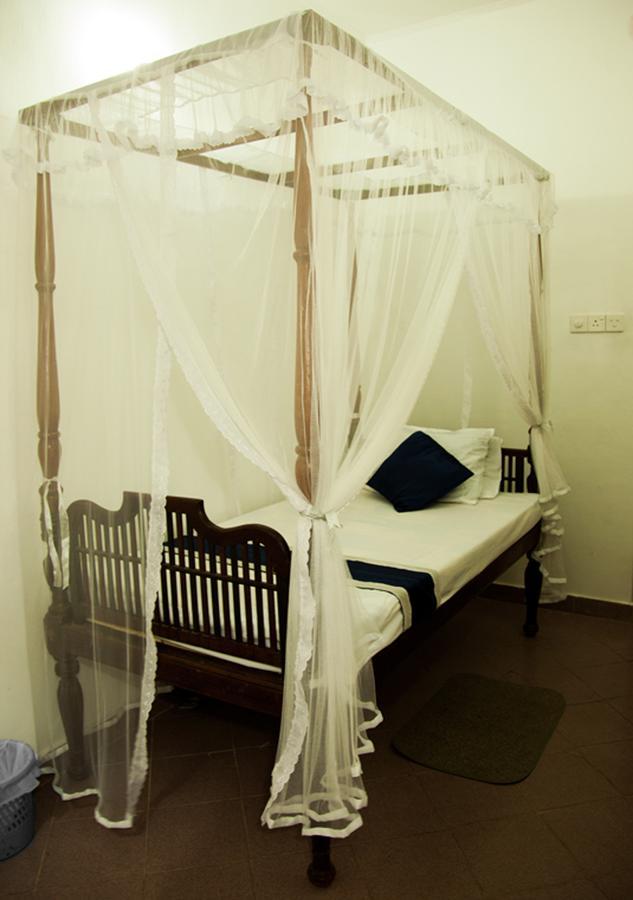 Colombo Lavinia Beach Hostel Dehiwala-Mount Lavinia Exterior foto