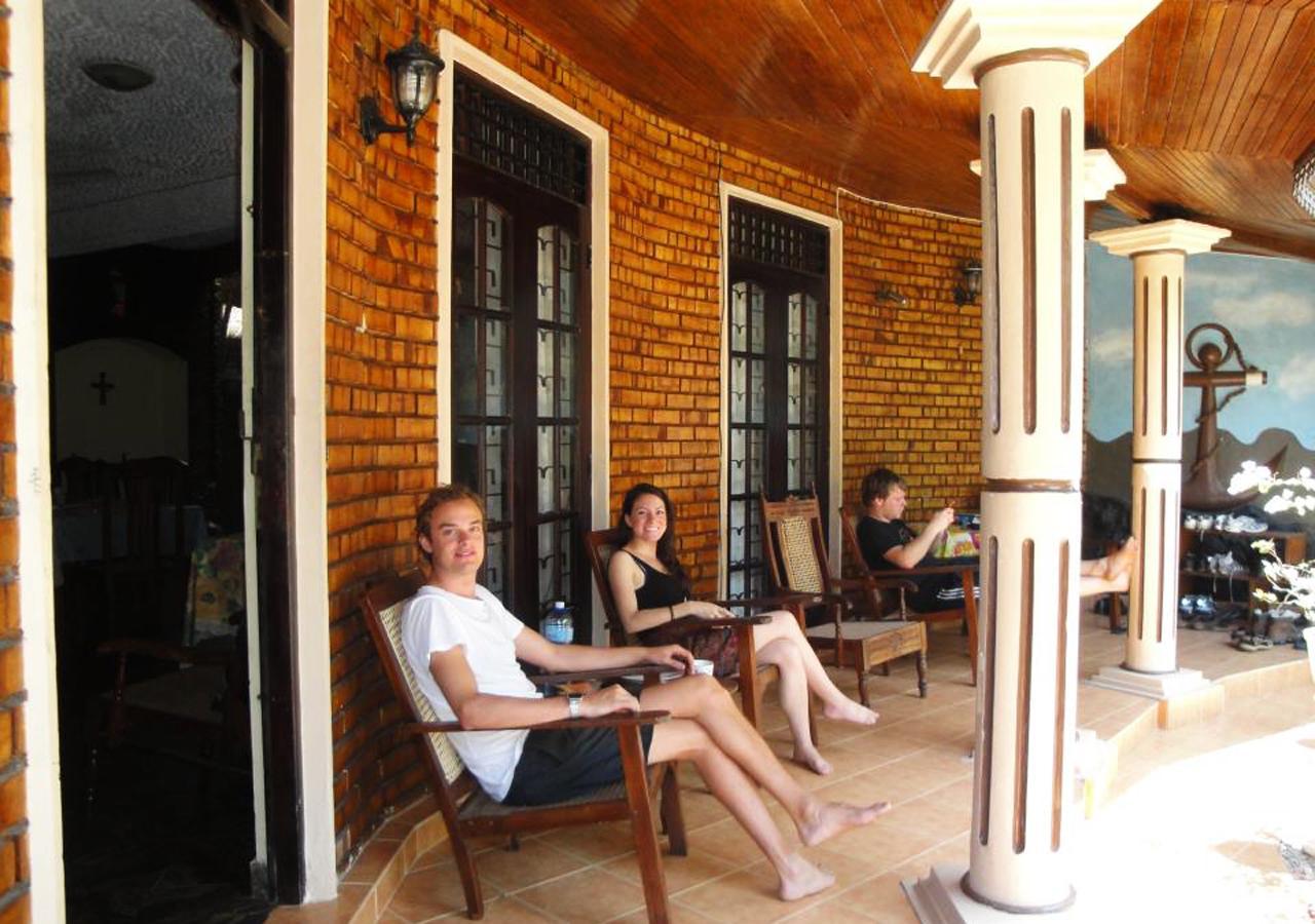 Colombo Lavinia Beach Hostel Dehiwala-Mount Lavinia Exterior foto